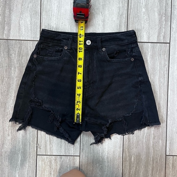 American Eagle Black Comfort Stretch Waist Band Raw Hem Distressed Denim Shorts - Picture 3 of 7